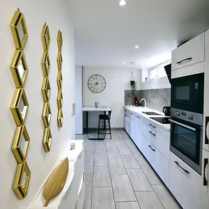 https://bellevue-confort-1.hotels-rhonealpes.com